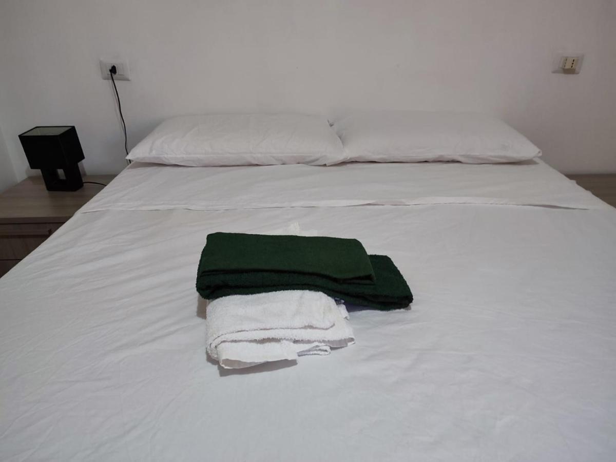 Rooms For Rent 67 Sassari Exteriör bild
