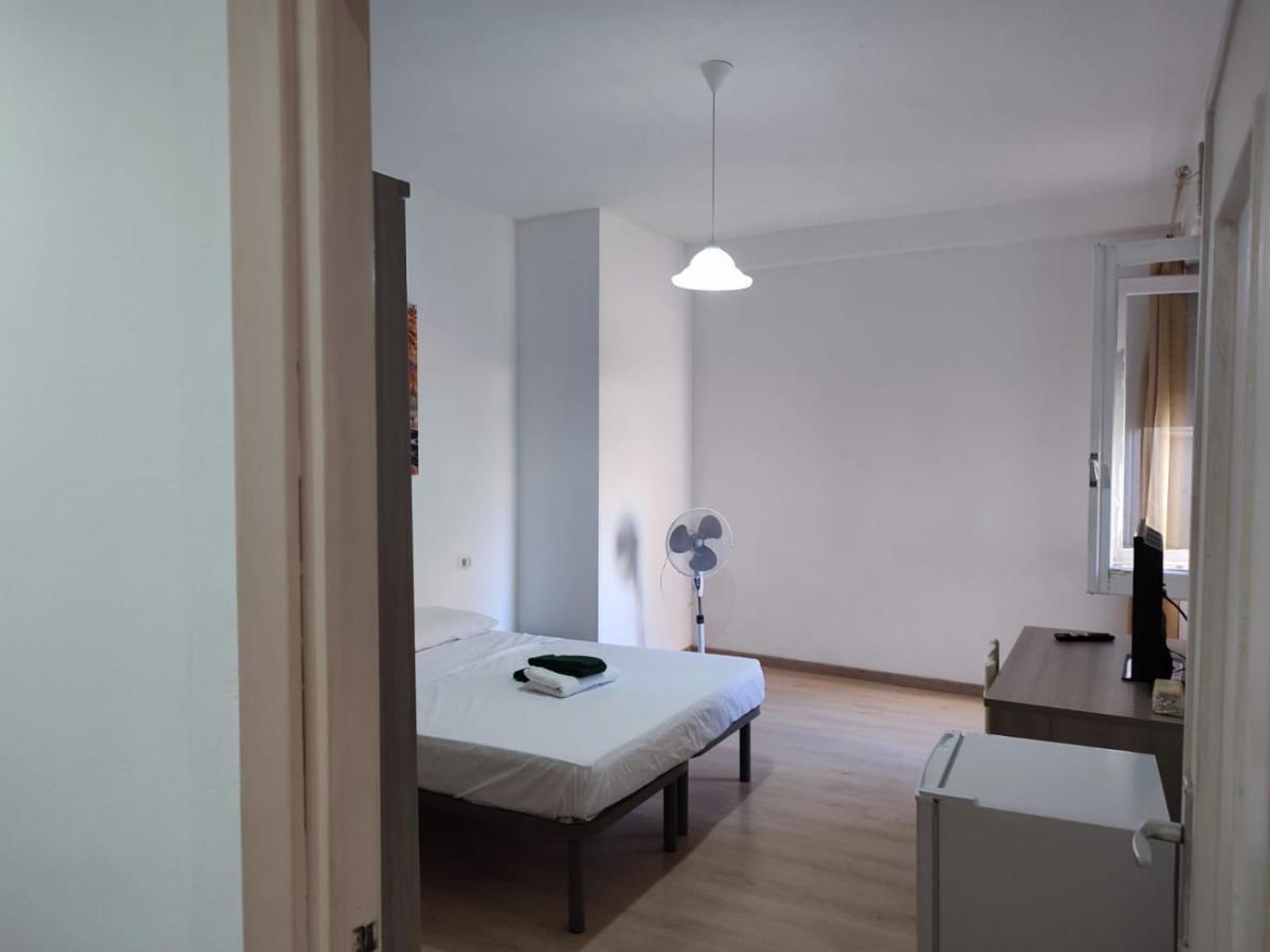 Rooms For Rent 67 Sassari Exteriör bild